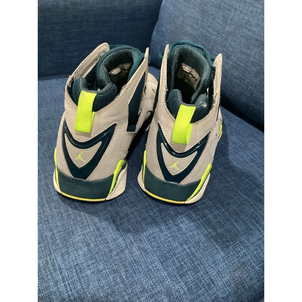 Jordan True Flight Pure Platinum Volt White Mens Size 12 Athletic Sneakers
